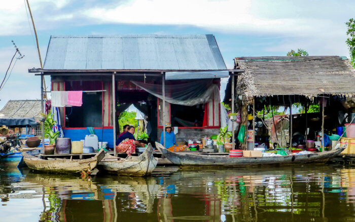 Chong Khneas Floating House - Cambodia Attractions