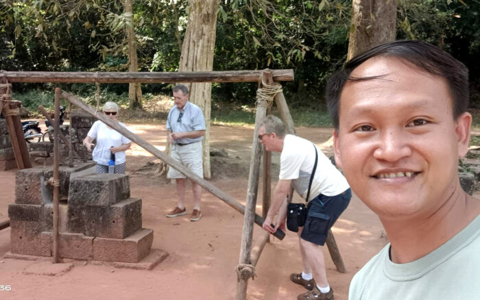 Tourist at Angkor Thom - Taxi In Cambodia